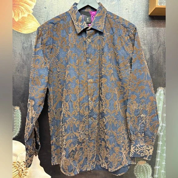 1 … LIKE NO OTHER Button down - Picture 1 of 13